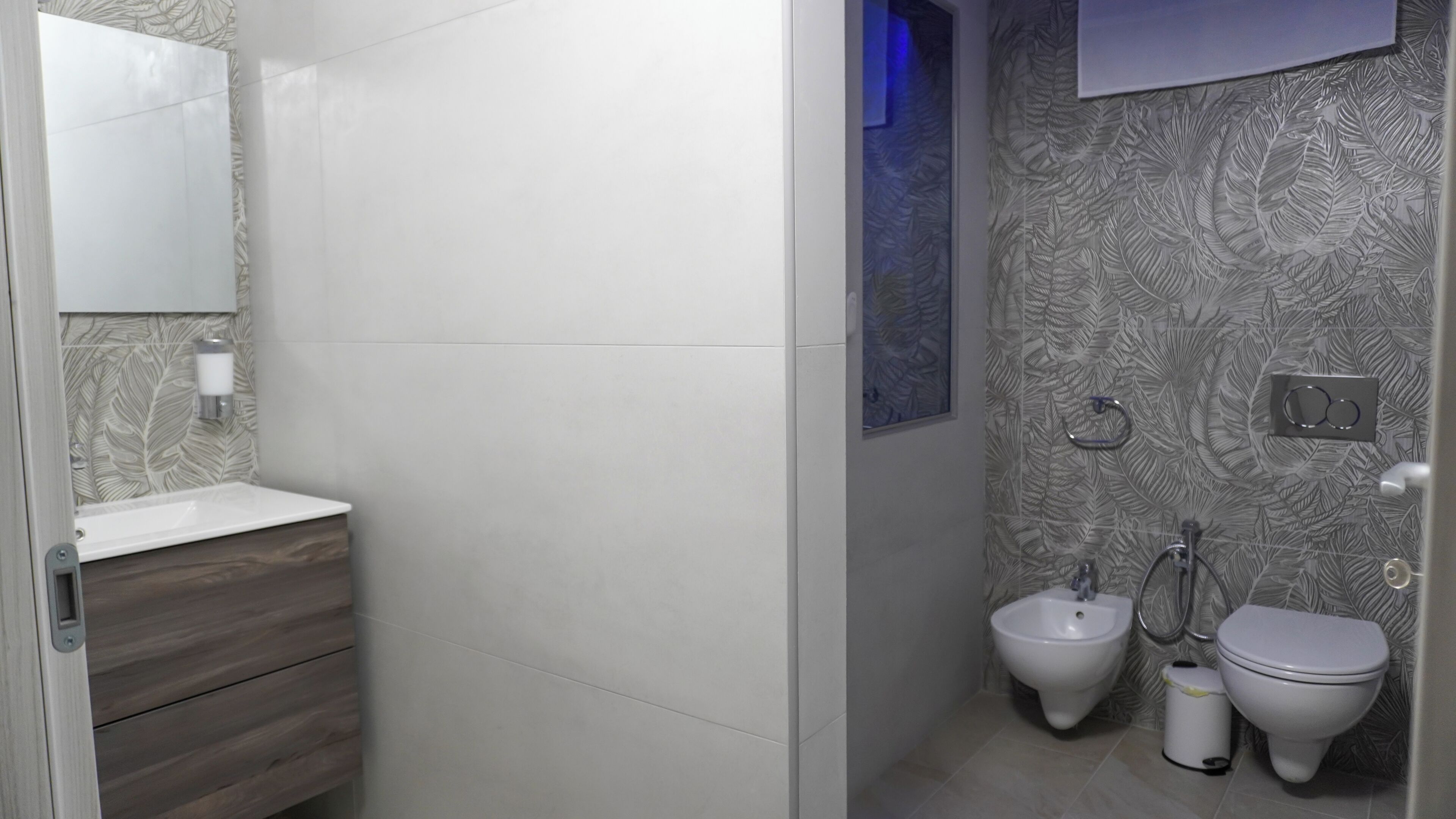 Junior Suite, Private Pool | Bathroom | Towels