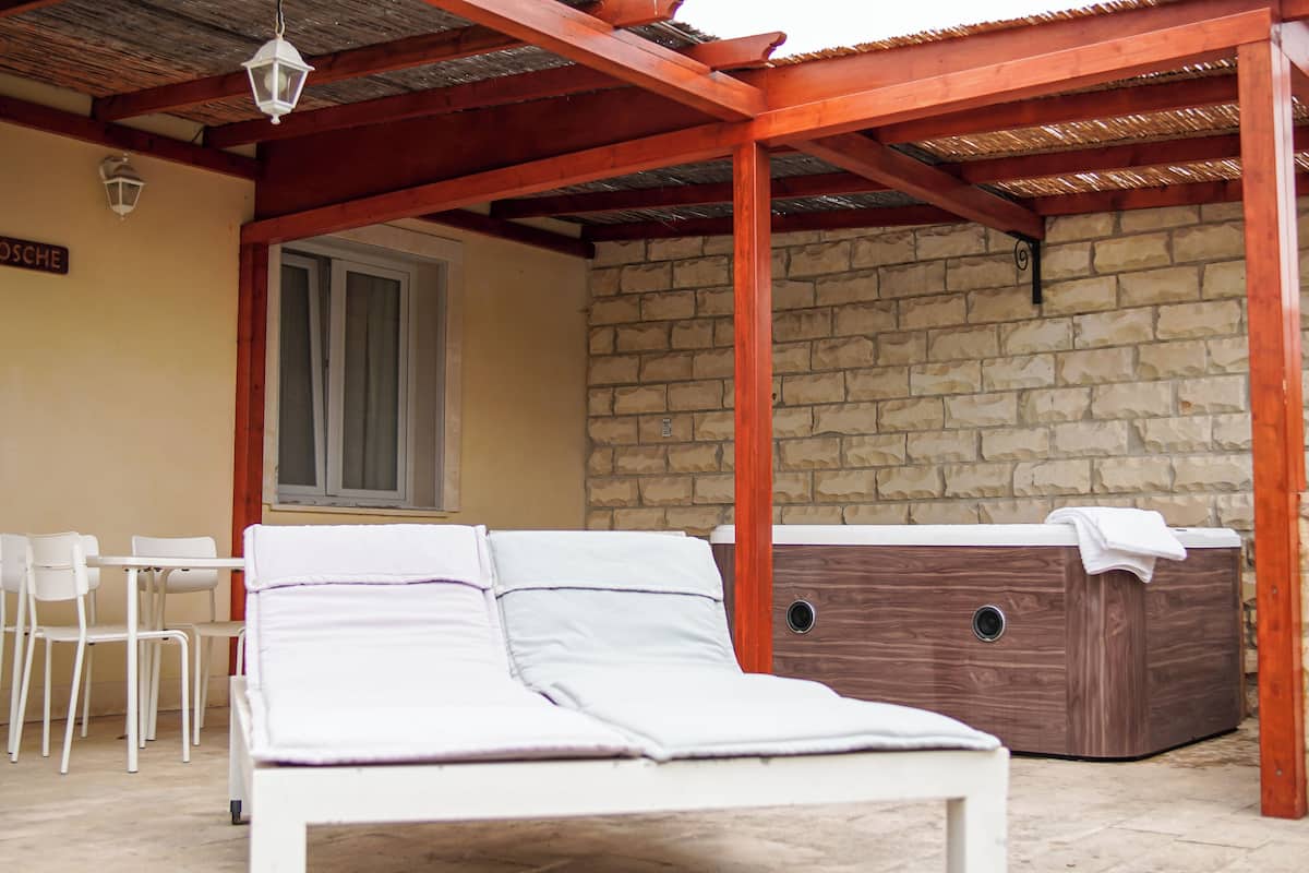 Basic-Studio, Terrasse, Gartenblick
