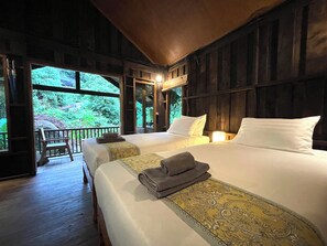 1 bedroom, bed sheets - Tropical jungle escape just 5mins from Lamai beach (Chang Wat Surat Thani)