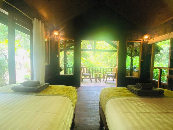 1 bedroom, bed sheets