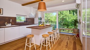 Refrigerador, microondas, horno, lavavajillas