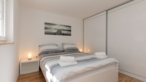 3 chambres, fer et planche à repasser, accès au Wi-Fi (inclus)