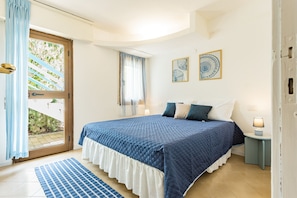 2 bedrooms, iron/ironing board, WiFi, bed sheets - Dimora Blu Poetto-Cagliari seaside Poetto beach (Sardegna)