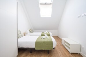 2 chambres, fer et planche à repasser, accès Internet