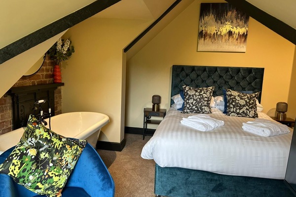 Deluxe Apartment, Sea View | Premium bedding, memory foam beds, iron/ironing board, free WiFi