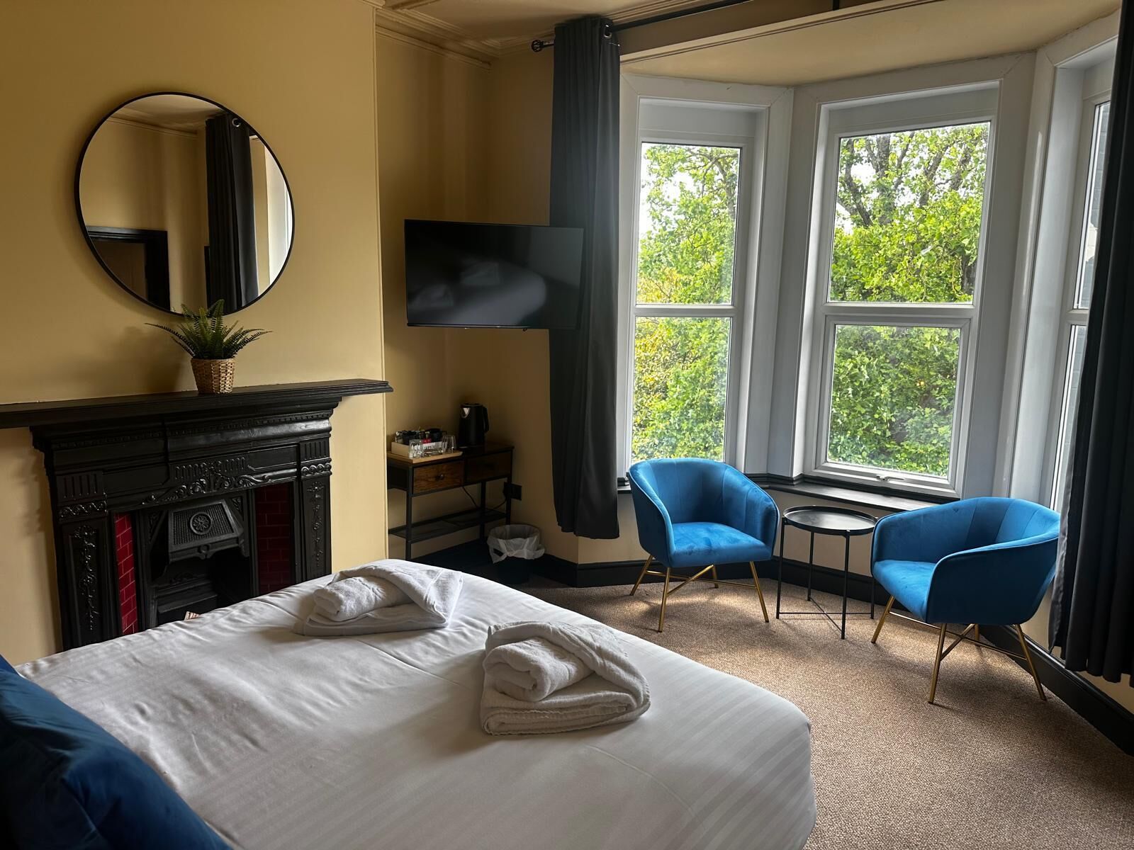 Deluxe-rum - utsikt mot havsviken | Sängtillbehör av högsta kvalitet och memory foam-madrasser