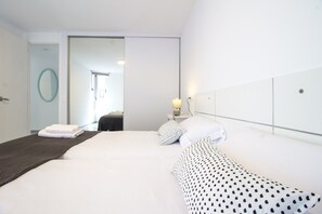 2 bedrooms, iron/ironing board, free WiFi