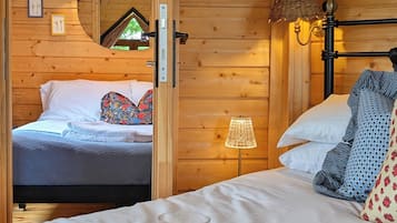 2 多间卧室、办公桌、旅行婴儿床、免费 WiFi