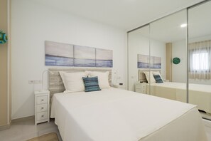 1 chambre, fer et planche à repasser, accès Internet