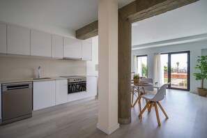 Fridge, microwave, oven, stovetop