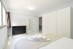 1 bedroom, iron/ironing board, free WiFi