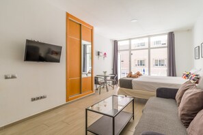 Iron/ironing board, free WiFi