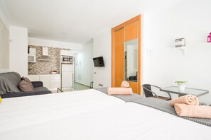 Iron/ironing board, free WiFi