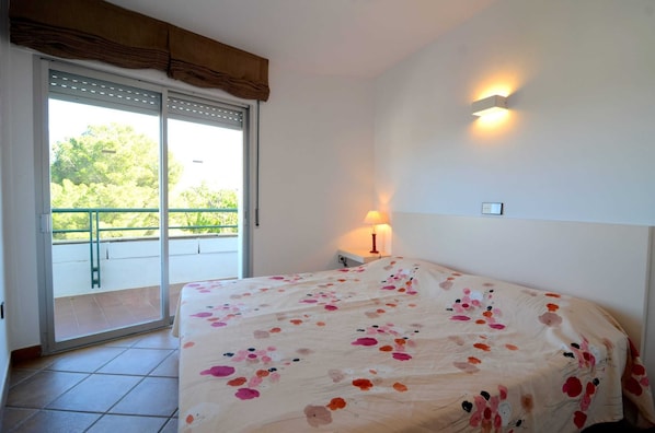 Apartment | 2 bedrooms, iron/ironing board