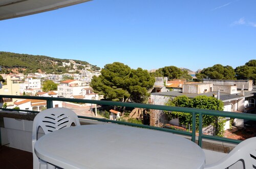 Apartment Near Town With 2 Rooms