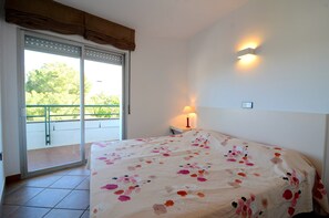 Apartment | 2 bedrooms, iron/ironing board