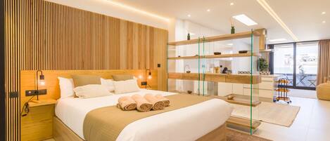 Iron/ironing board, free WiFi