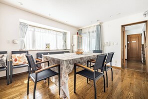 Living area - KIZEN VILLA (Tokyo)