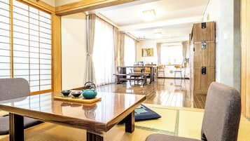 Superior-Suite, 2 Schlafzimmer, Nichtraucher, Küche | Zimmersafe, individuell dekoriert, individuell eingerichtet