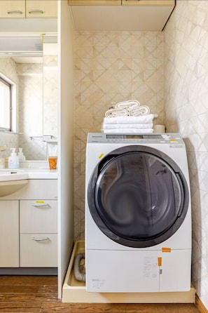 Superior Suite, 2 Bedrooms, Non Smoking, Kitchen | Laundry
