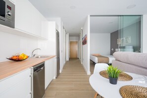 مكواة/لوح كي وخدمة الإنترنت