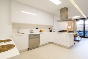 Fridge, microwave, oven, stovetop