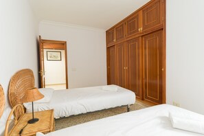 3 bedrooms, iron/ironing board, WiFi