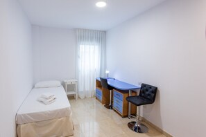 2 Schlafzimmer, Bügeleisen/Bügelbrett, Internetzugang