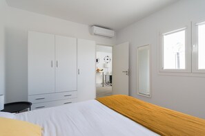 1 chambre, fer et planche à repasser, accès Internet