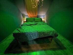 5 bedrooms, in-room safe, desk, iron/ironing board