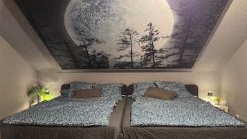 5 chambres, coffres-forts dans les chambres, bureau