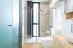 Shower, hair dryer - Apartment in Las Palmas near Playa de Las Canteras (Las Palmas de Gran Canaria)