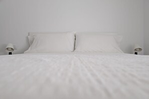 1 habitación, tabla de planchar con plancha y wifi gratis 