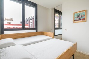 2 chambres, fer et planche à repasser, accès Internet