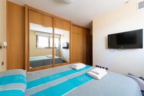 2 chambres, fer et planche à repasser, accès Internet