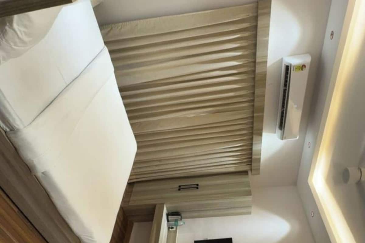 Ropa de cama de alta calidad y escritorio