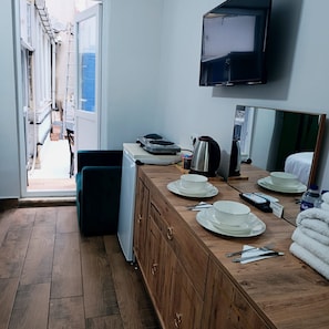 Double Room Kitchen Terrace | Private kitchen | Fridge, microwave - Armagan Suite Taksim (Istanbul)