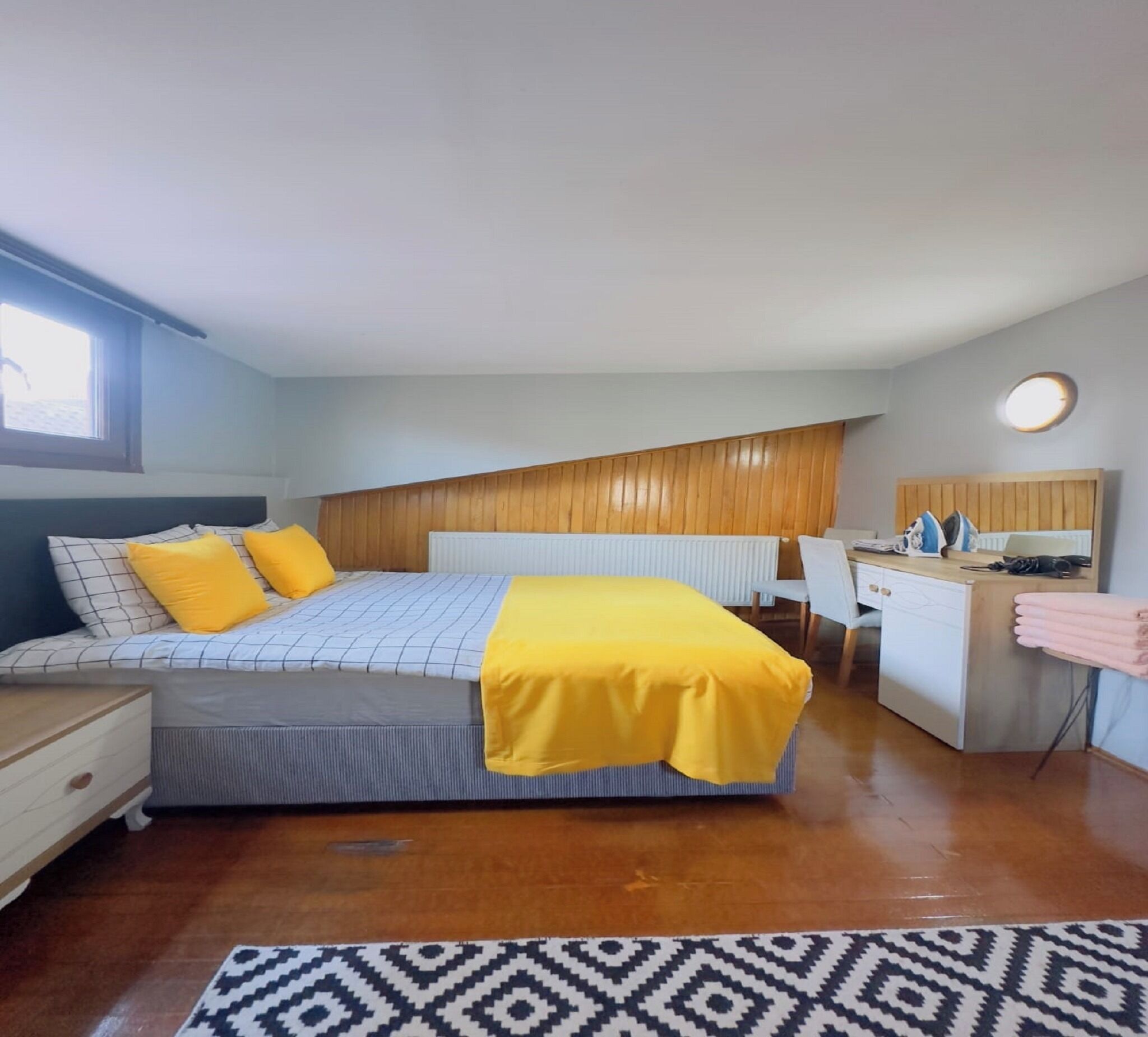 Premium bedding, iron/ironing board, bed sheets