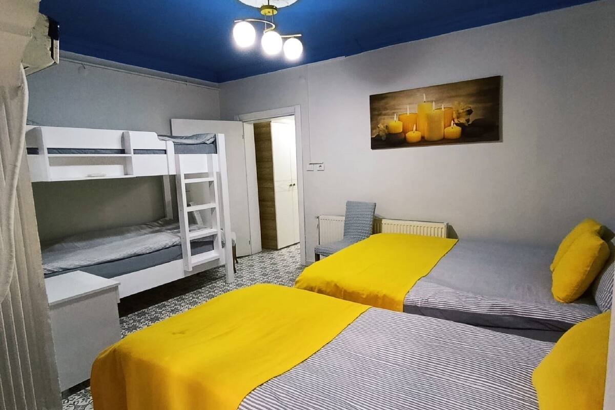 Apartment 2 Bedrooms | Premium bedding, iron/ironing board, bed sheets