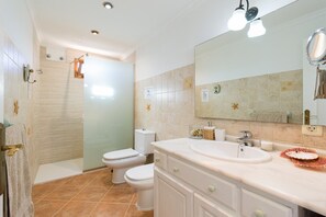 Shower, hair dryer - Apartment in Tufia with Oceanfront Terrace (Telde)
