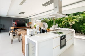 Villa, 4 Bedrooms, Accessible, Smoking | Private kitchen