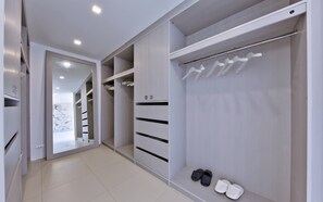 Villa, 4 Bedrooms, Accessible, Smoking | Interior