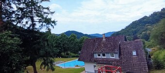 Apartment with panoramic balcony with reading material, games and fitness room