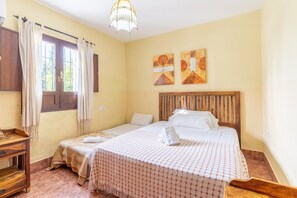 3 bedrooms, free WiFi - Studio in Spain with Private Pool and Garden (Rivero de Posadas)