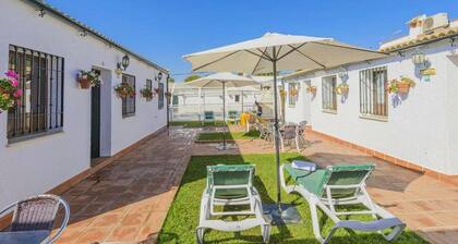 Studio en Espagne avec piscine et jardin