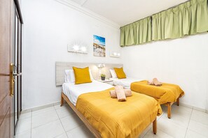 1 chambre, fer et planche à repasser, accès Internet