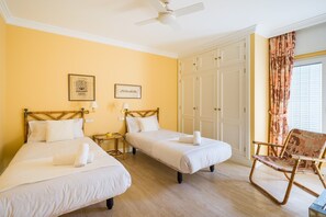 3 chambres, fer et planche à repasser, Wi-Fi gratuit