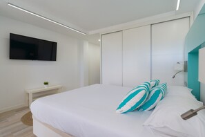 1 chambre, fer et planche à repasser, accès Internet