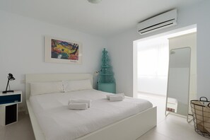 2 bedrooms, iron/ironing board, free WiFi