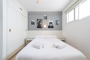 2 chambres, fer et planche à repasser, accès Internet